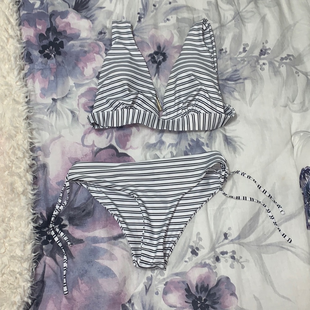 CUPSHE bathing suit